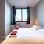 - Le 10 Анси