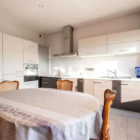 - Le 10 Appartement